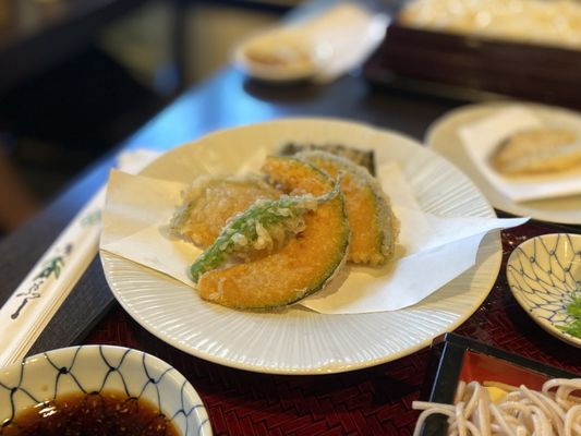 Tendon Tempura Carlos Jr by null