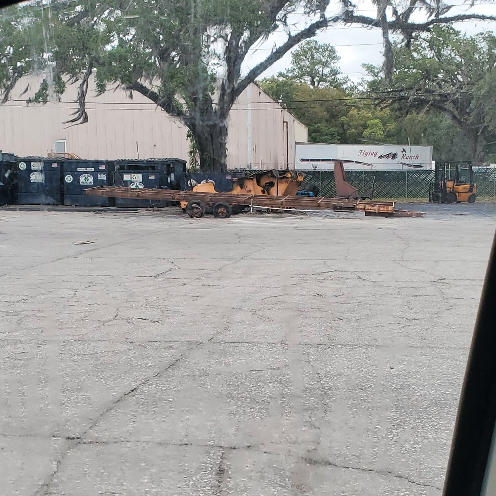 LAND O LAKES RECYCLING CENTER Updated August 2024 20 E DR M L KING