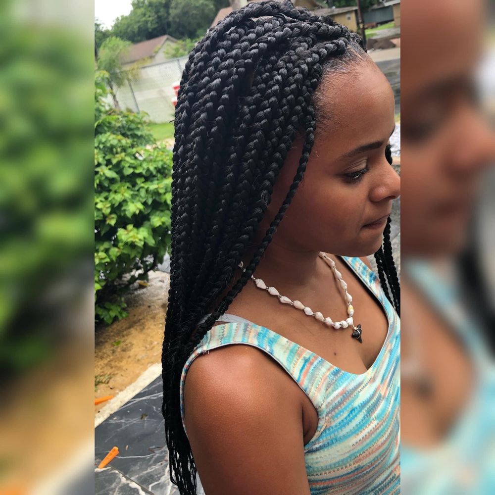 Shay Braids Logo