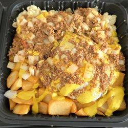 Henrietta Hots - Combo Plate (Cheeseburger + Red Hot)