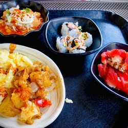 Alumni Dining Commons - Breakfast lunch and dinner lol
