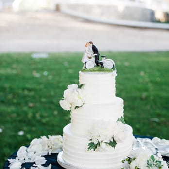 Simply Sweet Cakery - Long shot of the cake table - Bakeries Near Me - Costa Mesa, California