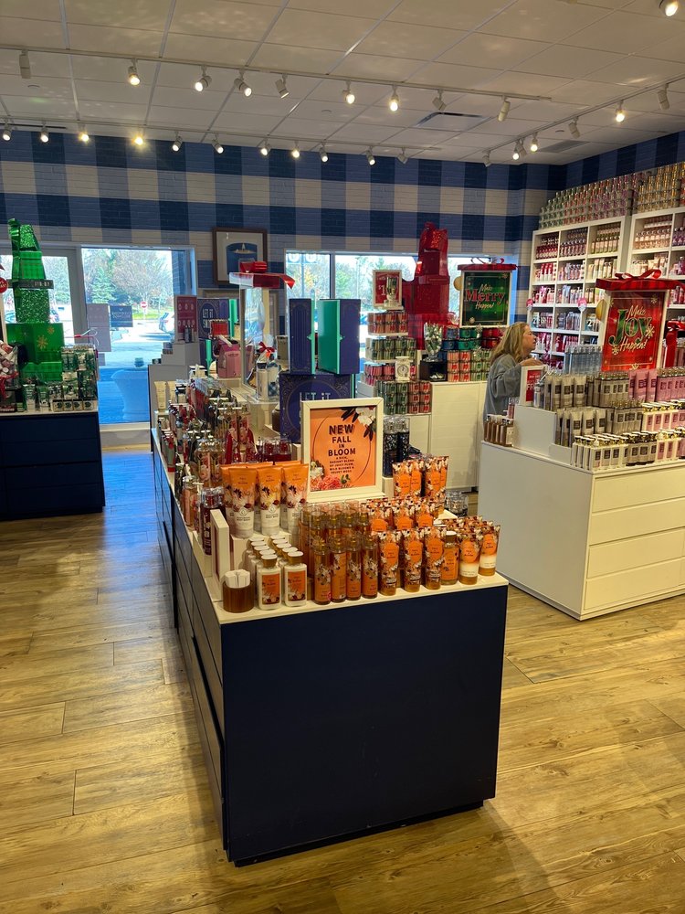 BATH & BODY WORKS Updated October 2024 2130 State Route 35, Holmdel