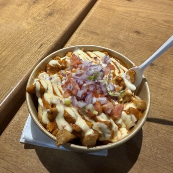 Poutine Hub - Butter Chicken Poutine - Arabic Near Me - Toronto, Ontario