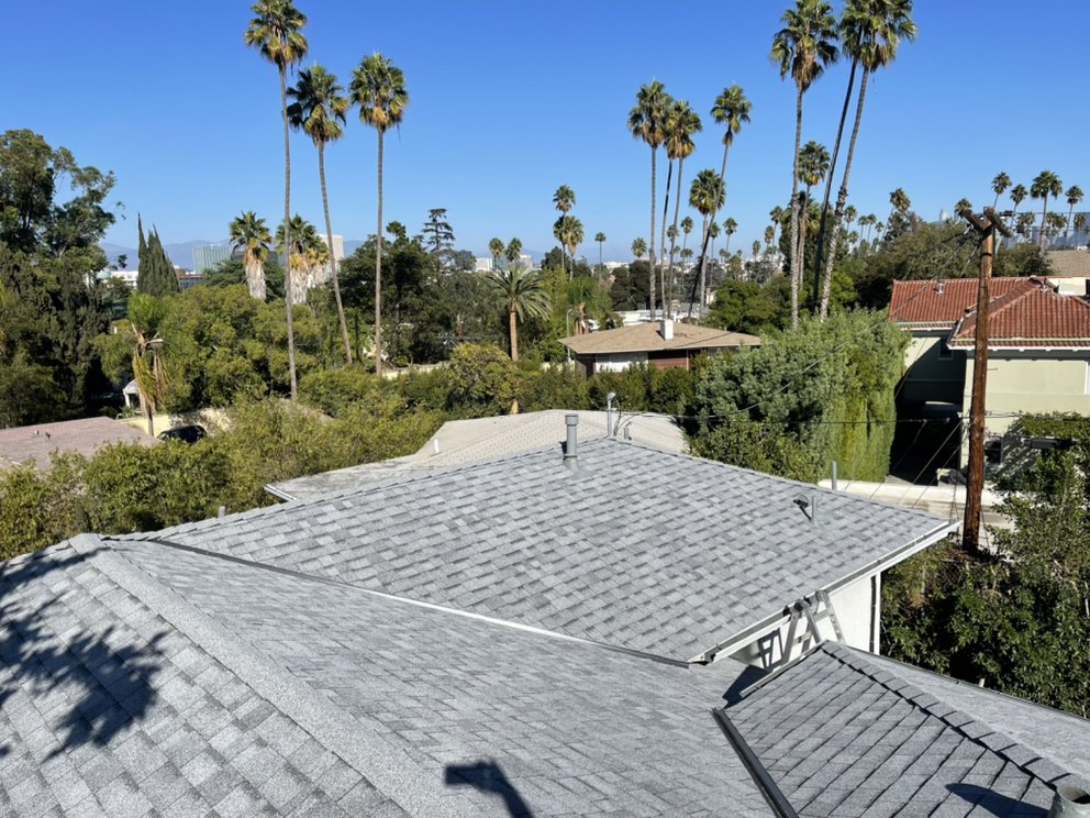 Slide of Arana Roofing