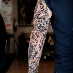Artist - Courtney Main