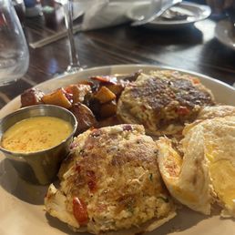 Crab cake egg benedict Crab cake egg benedict