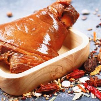 Yu Shang Chicken - 熏蹄膀
Seasoned Pork Hock - Food Delivery Services Near Me - Fremont, California Yu Shang Chicken - 熏蹄膀
Seasoned Pork Hock - Food Delivery Services Near Me - Fremont, California