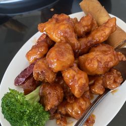 Orange chicken with steamed rice