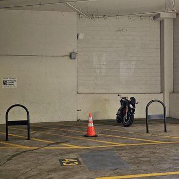 ParkSmart - Where is the "NO PARKING" sign? Also, where is that door I was allegedly blocking? - Parking Near Me - Walnut Creek, California ParkSmart - Where is the "NO PARKING" sign? Also, where is that door I was allegedly blocking? - Parking Near Me - Walnut Creek, California