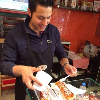 Molt Bó - The chef making bruschetta magic! - Fast Food Near Me - Barcelona, B Molt Bó - The chef making bruschetta magic! - Fast Food Near Me - Barcelona, B