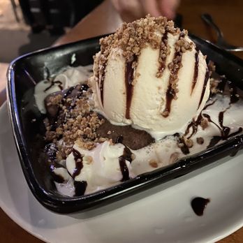 Hard Hat Tavern - Durham - Brownie Sundae - Pubs Near Me - Durham, Connecticut