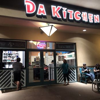 Da Kitchen Maui - Entrance with a take out service window - Hawaiian Near Me - Kihei, Hawaii
