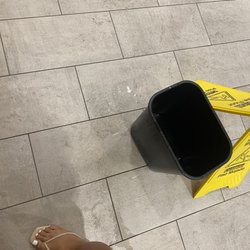 Trulieve Clermont Dispensary - Water on the floor