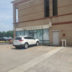 Queen Nail Salon and Spa - Outside