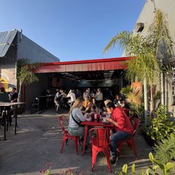 Capelo's Barbecue - Outside