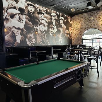 The Oak Room - Grill, Gaming and Cocktails - Another picture of the inside - Bars Near Me - Henderson, Nevada
