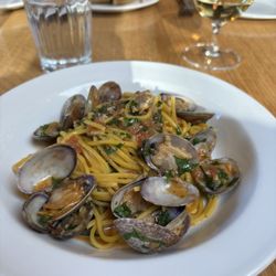 Gia - Linguine a la vongoles
