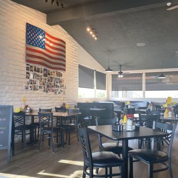 Zingo's Cafe - Open seating - Breakfast & Brunch Near Me - Bakersfield, California