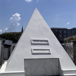 Nicolas Cage Tomb