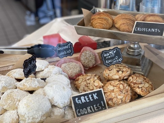 Louks Greek Baby Donuts by null