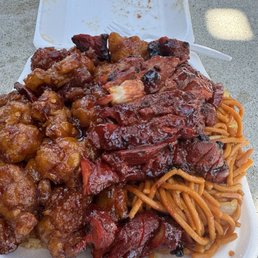 Perfection! This place packs your tray to the max. Ladies serving are so nice as well. Thank you Yennie for your great Customer service! Perfection! This place packs your tray to the max. Ladies serving are so nice as well. Thank you Yennie for your great Customer service!