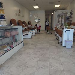 Chic Nails & Spa 1