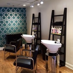 Reunion Salon