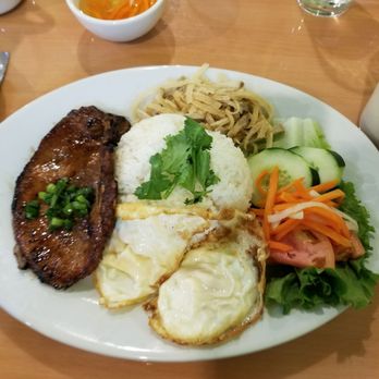 Pho Cali Vietnamese Restaurant - C11: Com Suon, Lap Xuong, Op La  - Substituted Chinese Sausage w/ Shredded Pork Skin ($11.00) - Vietnamese Near Me - Egg Harbor Township, New Jersey