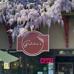 Gretchen's Place - Front entrance is charming