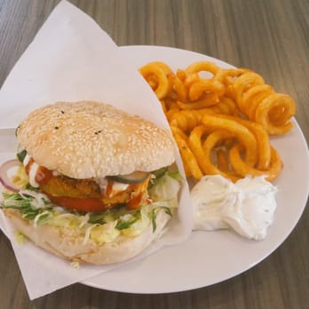 The Grill - VEGGIE BURGER mit Twister Fries - Hot Dogs Near Me - Berlin, BE