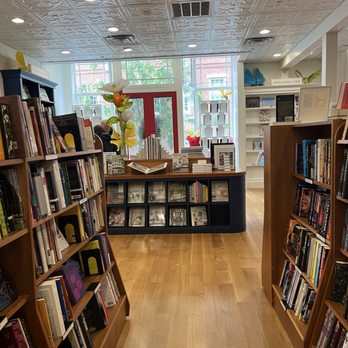 Flying Cloud Booksellers - Bookstores Near Me - Easton, Maryland Flying Cloud Booksellers - Bookstores Near Me - Easton, Maryland