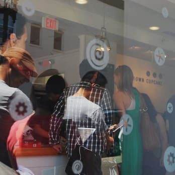 Georgetown Cupcake - Long line inside and outside! - Cupcakes Near Me - Washington, DC, District of Columbia Georgetown Cupcake - Long line inside and outside! - Cupcakes Near Me - Washington, DC, District of Columbia