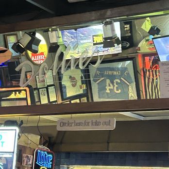 Dollies Pub & Cafe - The entrance - Pizza Near Me - Lahaina, Hawaii Dollies Pub & Cafe - The entrance - Pizza Near Me - Lahaina, Hawaii