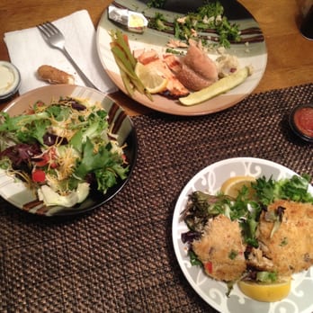 Holiday Inn Canton - Salmon and crab cakes - Hotels Near Me - Canton, Ohio