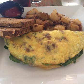 Jedediah Hawkins Inn - Breakfast - Hotels Near Me - Jamesport, New York