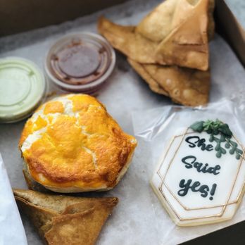King Sweets - Samosa Aloo Chicken Puff Patties Samosa Keema - Indian Near Me - Chicago, Illinois
