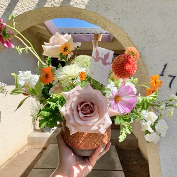 Flowers by Thao - Floral Designers Near Me Flowers by Thao - Floral Designers Near Me