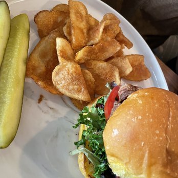 Heirloom Doylestown - BLT on potato bun; juicy tomato and thick crunchy bacon!! Dukes mayo; the only way to go - American Near Me - Doylestown, Pennsylvania
