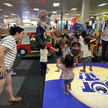 Chuck E. Cheese - Chuck E with kids - Pizza Near Me - Foothill Ranch, California Chuck E. Cheese - Chuck E with kids - Pizza Near Me - Foothill Ranch, California