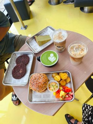 HEYDAY EATERY by null