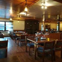 Siegerland-Hotel Haus im Walde - Restaurant mit Blick nach draußen