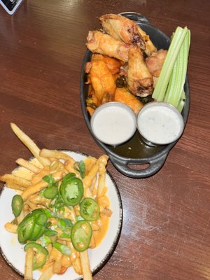 Bar Louie - One Loudoun by null