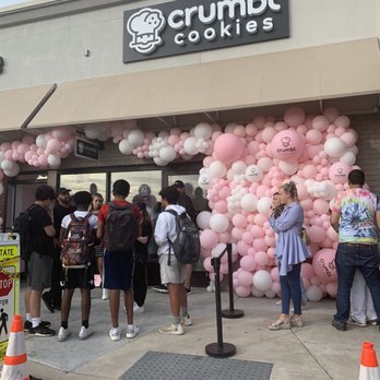 Crumbl - Wayne - Bakeries Near Me - Wayne, Pennsylvania