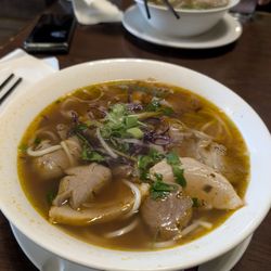Lemongrass Restaurant - Bun bo hue
