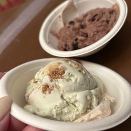 Key Lime Pie- INCREDIBLE, & Chocolate Grasshopper- love that they use real non-green mint flavoring in it