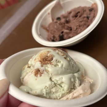 Summer Salt Ice Cream - Key Lime Pie- INCREDIBLE, & Chocolate Grasshopper- love that they use real non-green mint flavoring in it - Ice Cream & Frozen Yogurt Near Me - Leawood, Kansas