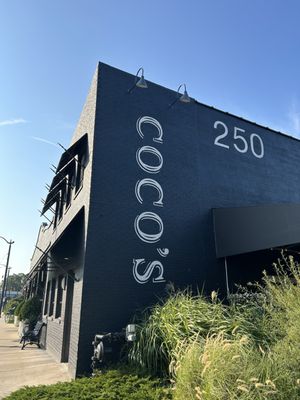 Coco's Bistro by null