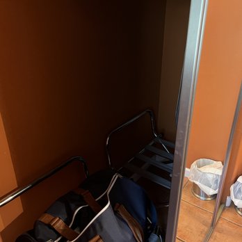 Copper City Inn - Closet - Hotels Near Me - Bisbee, Arizona Copper City Inn - Closet - Hotels Near Me - Bisbee, Arizona