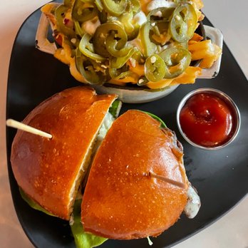 Le Chick - Fried Chicken Bun Burger - Cocktail Bars Near Me - Miami, Florida